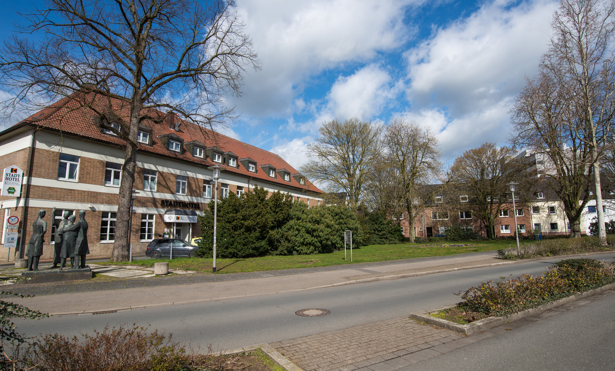 Grnflche vor dem Stadthotel Kolping am Europaplatz